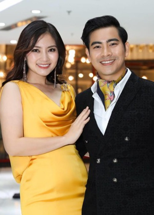 Mới đây, Thanh Bình vướng ồn ào lăng nhăng. Nam diễn viên vừa lên tiếng phủ nhận lời tố của một cô gái tên T tự nhận là người yêu. Theo chồng cũ của Ngọc Lan, anh chưa bao giờ là người yêu của T và do độc thân nên anh có quyền theo đuổi tìm hiểu ai. Đáng chú ý, Thanh Bình tiết lộ, cô gái mà bị T phát tán tin nhắn là người mà anh đang tìm hiểu. Là vợ cũ của Thanh Bình, Ngọc Lan (trong ảnh) bị một số cư dân mạng gọi tên khi nam diễn viên vướng ồn ào.
