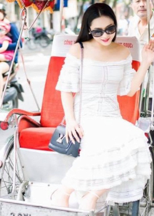 Nét đẹp yêu kiều của Hà Thanh Xuân đốn tim người hâm mộ.