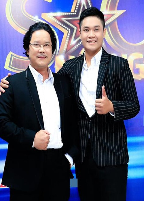 Vợ chồng Công Hậu có hai người con chung. Con trai đầu lòng của cặp đôi là diễn viên Nhất Duy, con gái thứ hai đang du học. Nhất Duy tốt nghiệp trường Đại học Sân khấu & Điện ảnh, chưa có hoạt động nghệ thuật đáng chú ý. Ảnh: Thời đại plus