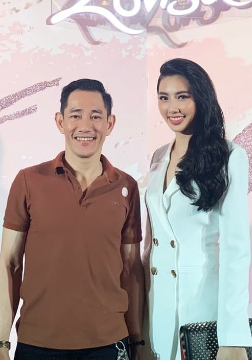 Thùy Tiên và bố chạy bộ cùng nhau để rèn luyện sức khỏe. Ảnh: Yan.