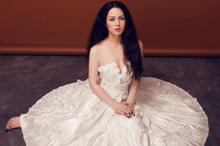 Sau khi sinh cậu con trai đầu lòng, Nhật Kim Anh đã tích cực giảm cân. Hiện cô đã lấy lại được vóc dáng hoàn hảo như trước.