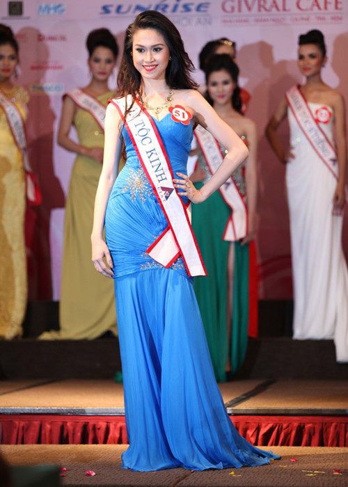 Trước cuộc thi Hoa hậu Đông Nam Á 2014, Thu Vũ từng tham gia cuộc thi Hoa hậu các dân tộc Việt Nam 2013 và ẵm giải Hoa hậu Ảnh.