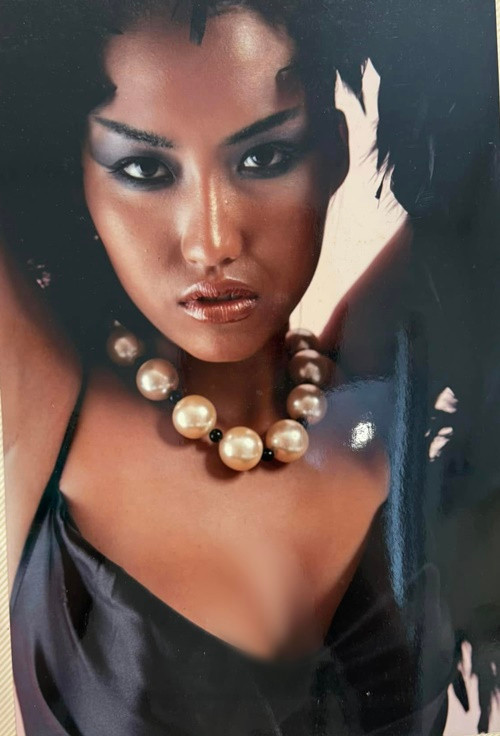 Phi Thanh Vân nhuộm da khá kỳ công để sở hữu làn da nâu bóng vào năm 2008. Ảnh: FB Phi Thanh Vân.