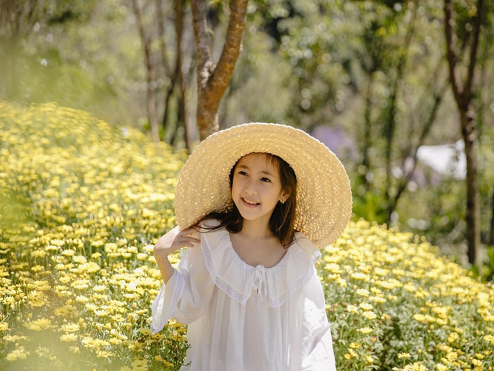 Con gái của Hà Kiều Anh và doanh nhân Huỳnh Trung Nam sở hữu đôi mắt to tròn, chiếc miệng nhỏ xinh, khuôn mặt trái xoan.