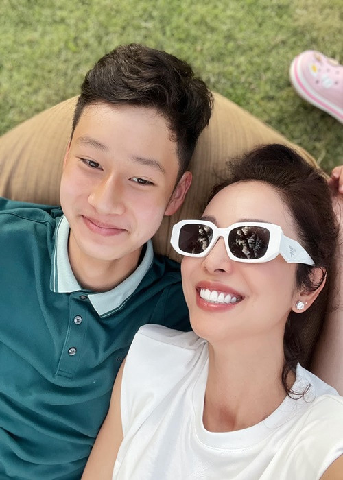 Bảo Nam - con trai của Jennifer Phạm là một trong những nhóc tì nhà sao Việt về Việt Nam nghỉ hè.