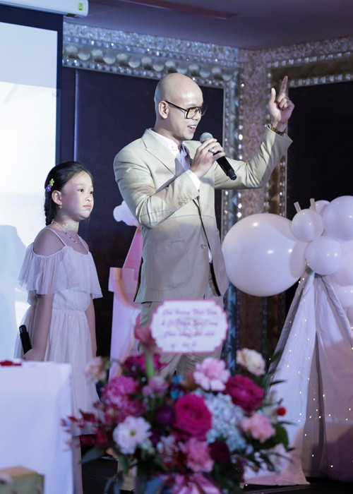 Vy Oanh cảm ơn bài hát “Khúc hát mừng sinh nhật” của Phan Đinh Tùng cùng con gái.