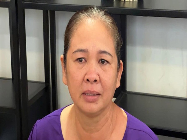 Anh chị Thiện Nhân thừa nhận có sử dùng bạo lực với em gái và hối hận về hành động này. Tuy nhiên, cả hai khẳng định điều này xuất phát từ sự nóng nảy, không giữ được bình tĩnh trong lúc dạy bảo em. Anh chị và mẹ Thiện Nhân mong nữ ca sĩ quay về cùng gia đình ngồi nói chuyện rõ ràng để hiểu nhau hơn. Ảnh: Arttimes