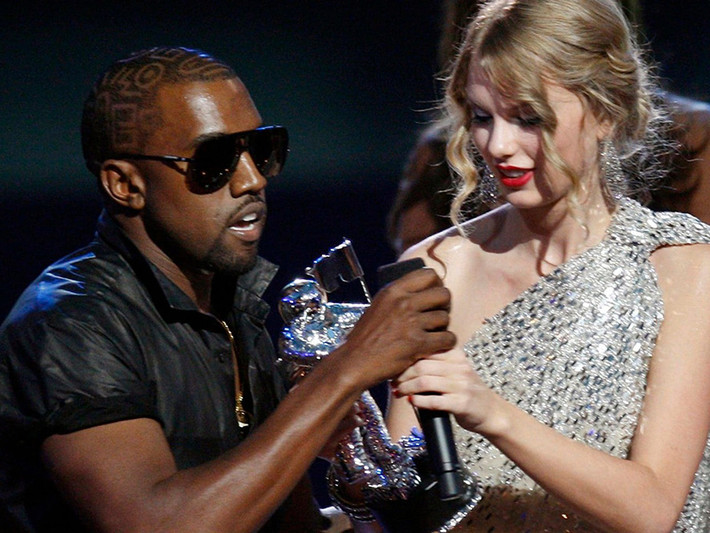 Năm 2016, rapper 7x tung MV “Famous” với lời bài hát dùng từ khiếm nhã để gọi Taylor Swift. Sau đó, bà xã của anh tung đoạn ghi âm chứng minh Taylor đồng ý với lời bài hát. Trong khi đó, Taylor Swift khẳng định rằng cô chưa từng đồng ý với lời bài hát.