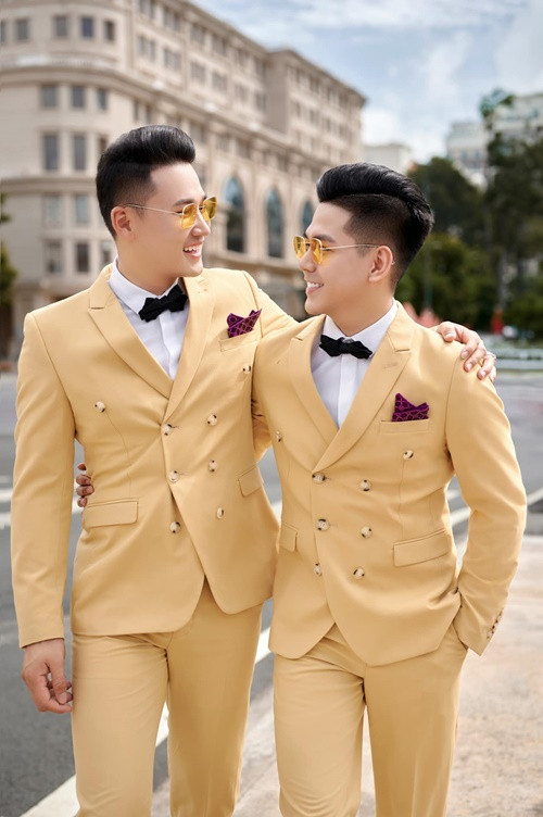 Cầu hôn thành công, Hà Trí Quang nhắn nhủ người bạn đời: “Anh đã chờ đợi ngày này gần nửa đời người rồi đó em à”. Ảnh: FBNV.