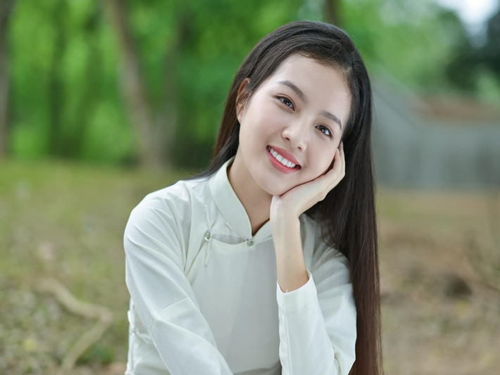Bích Ngọc từng chia sẻ, không ai thích mình mãi bị gọi là hot girl bởi dù có xinh đẹp đến mấy ngắm mãi rồi cũng sẽ chán.