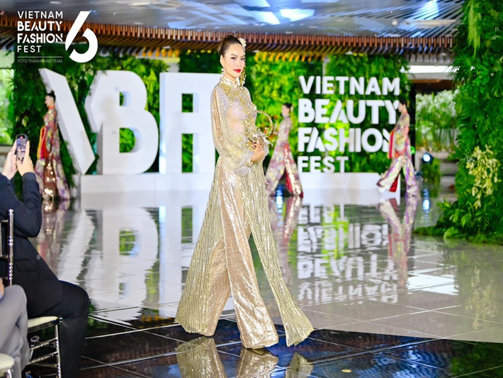 Đêm chung kết được tổ chức vào ngày 25/10. Cuộc thi năm nay có hơn 70 thí sinh tham dự. Ảnh: Miss Grand Vietnam.
