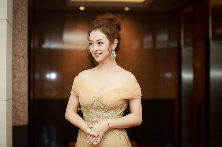 Cuối tháng 12/2016, Jennifer Phạm hạ sinh cậu con trai thứ ba.