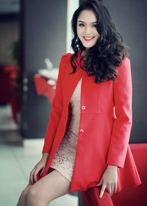Á Hậu cuộc thi Hoa Hậu Việt Nam 2012 đã yên bề gia thất và đã hạ sinh một tiểu công chúa nhỏ.