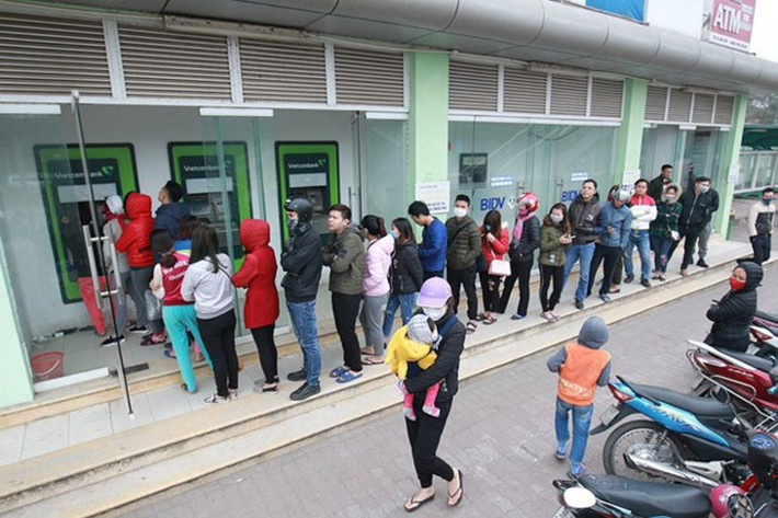 Được biết, Ngân hàng Nhà nước đã có chỉ đạo cho toàn hệ thống ngân hàng phải theo dõi lượng tiền mặt trong máy ATM và tiếp quỹ kịp thời, không để người dân bức xúc vì máy hết tiền, báo lỗi.