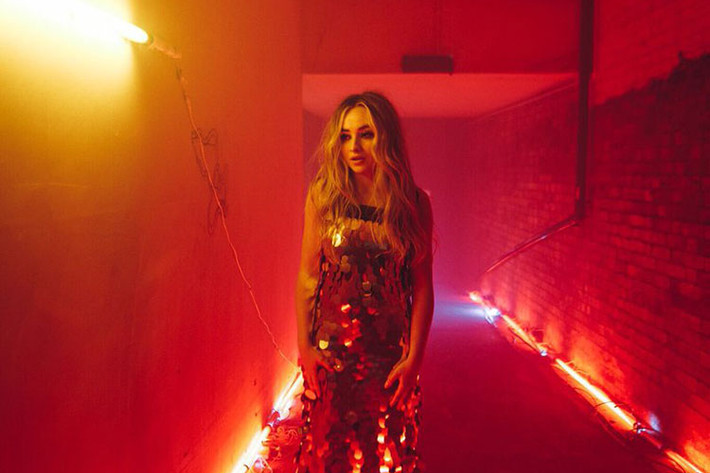 Sabrina Carpenter chia sẻ về nam DJ quá cố: "Avicii đã đóng góp lớn cho nghệ thuật. Thực sự rất buồn khi nghe tin anh qua đời".