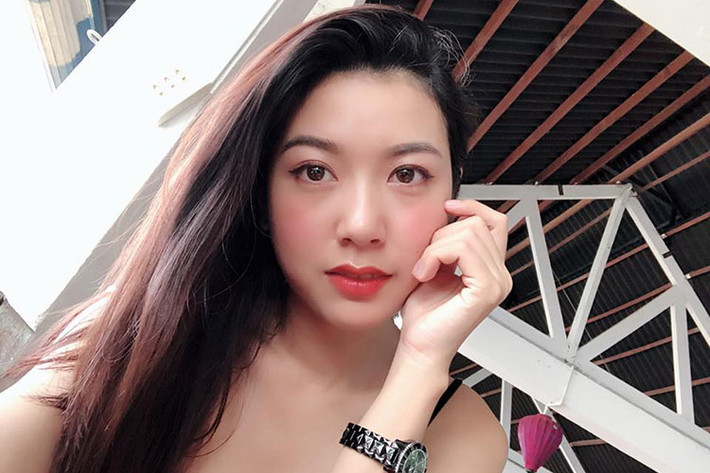Á hậu Thúy Vân trang điểm kỹ lưỡng dù trên sân khấu lẫn đời thường.