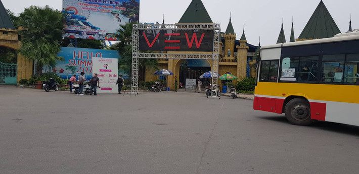 Trong khi đó tại Công viên nước Hồ Tây, lực lượng Công an đang phong tỏa hiện trường để phục vụ công tác điều tra.