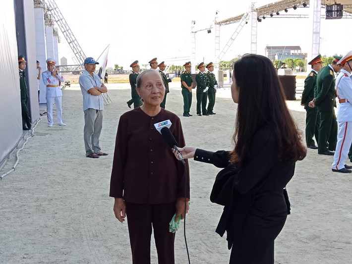 Nhiều người rưng rưng nước mắt tiếc thương Chủ tịch nước.