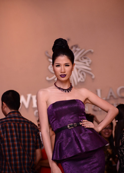 Năm 2007, sau khi tốt nghiệp, Trang Trần bắt đầu Nam tiến. Năm 2008, cô lọt top 10 Siêu mẫu Việt Nam và đoạt giải khuyến khích cuộc thi Hoa hậu thời trang. Ảnh: Khám Phá