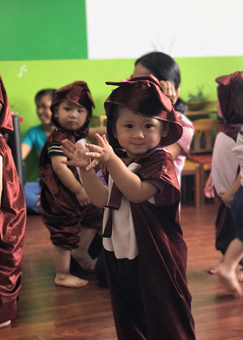 Nữ diễn viên “Hương ga” đã chọn được một trường mầm non để cho con gái đi học. Ảnh: FBNV