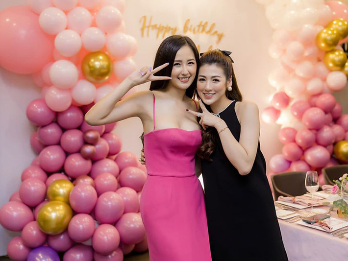 Xuất hiện trong bữa tiệc sinh nhật của con trai Á hậu Tú Anh, Mai Phương Thúy trở thành tâm điểm bởi vẻ ngoài đầy gợi cảm.