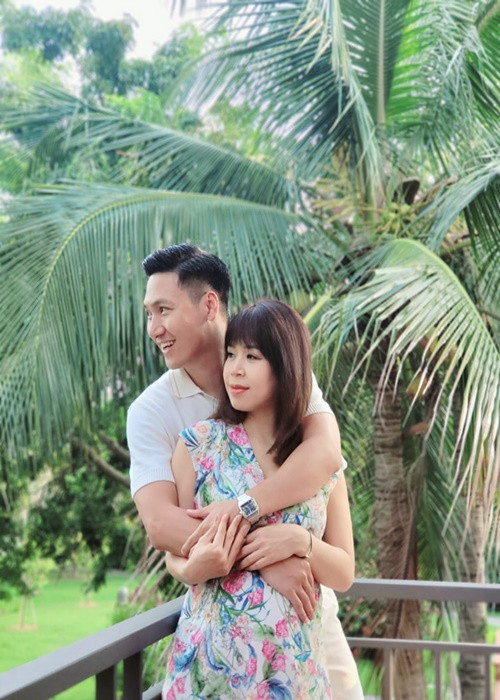 Vợ chồng Mạnh Trường vừa kỷ niệm 14 năm ngày cưới.