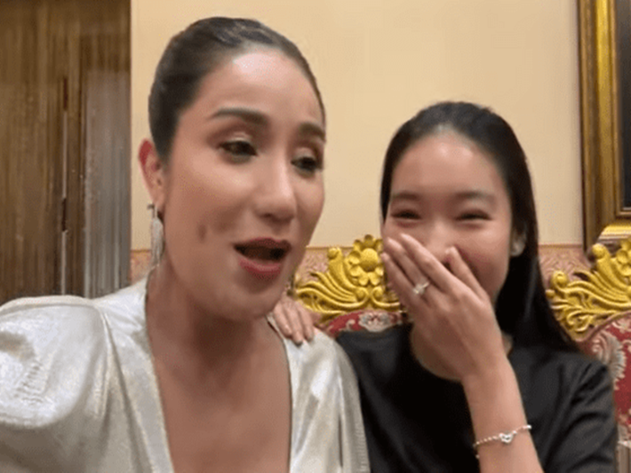 Bà xã Tiết Cương bày tỏ: "Tội nghiệp chị Tường lắm, mọi người đừng có nghĩ vậy, lúc nào cũng có em đi chung hết á, tại không quay thôi, chứ lúc nào cũng đi chung". Ảnh: Bảo vệ công lý