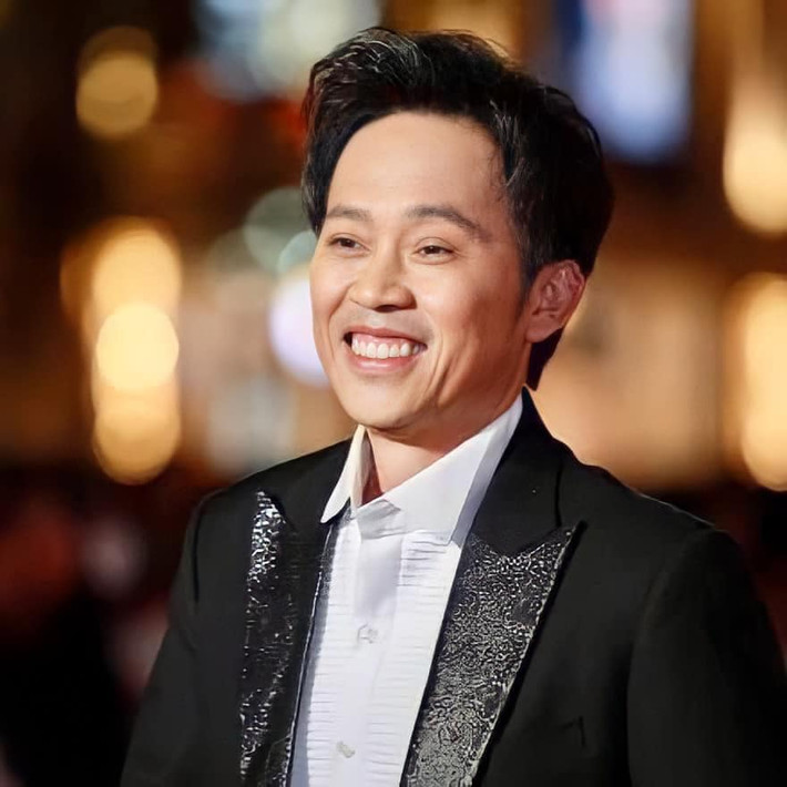 Mới đây, vướng ồn ào từ thiện, Hoài Linh cho rằng sẽ không đáng nếu đổi sự nghiệp 30 năm lấy 13 tỷ từ thiện miền Trung.