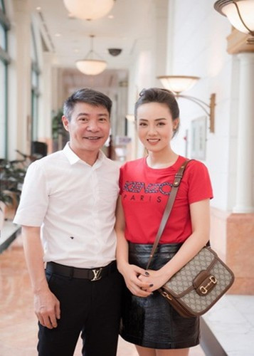 Năm 2021, Ngọc Hà - vợ NSND Công Lý giận dữ khi chồng bị đồn qua đời. Cô chia sẻ: "Câu view một cách khốn nạn vô cùng tận. Người đang sống khỏe mạnh, vui vẻ thì bị những tin đồn thất đức". Ảnh: FBNV.