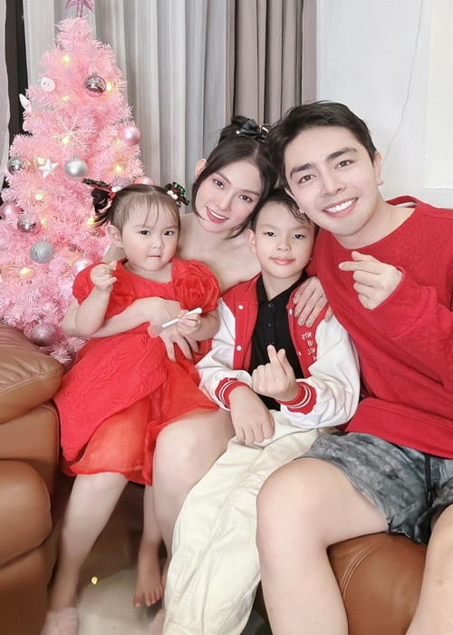 Có những lúc Thu Thủy muốn gục ngã nhưng vì con trai đầu lòng, cô phải cố gắng làm tất cả.