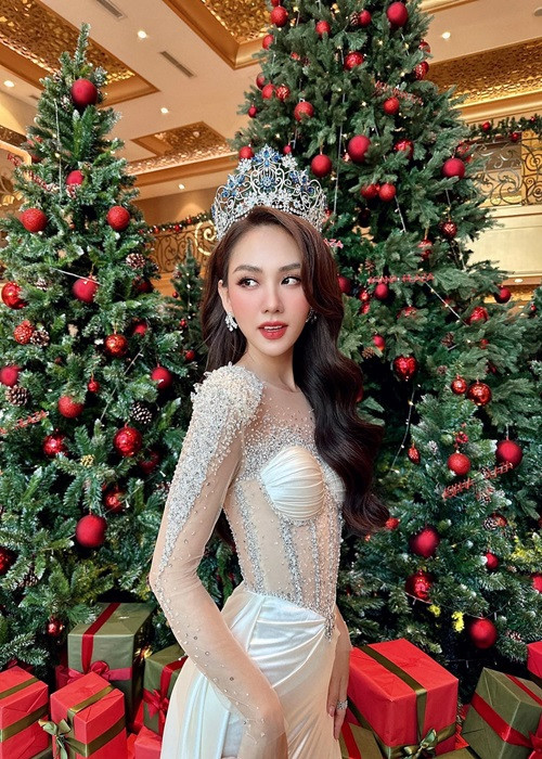 Mai Phương bày tỏ rằng cô vẫn vô tư và đôi khi ngốc nghếch. Người đẹp khẳng định, bản thân luôn lắng nghe những góp ý đa chiều từ công chúng để rút ra bài học cho mình trên chặng đường sắp tới. Ảnh: FBNV