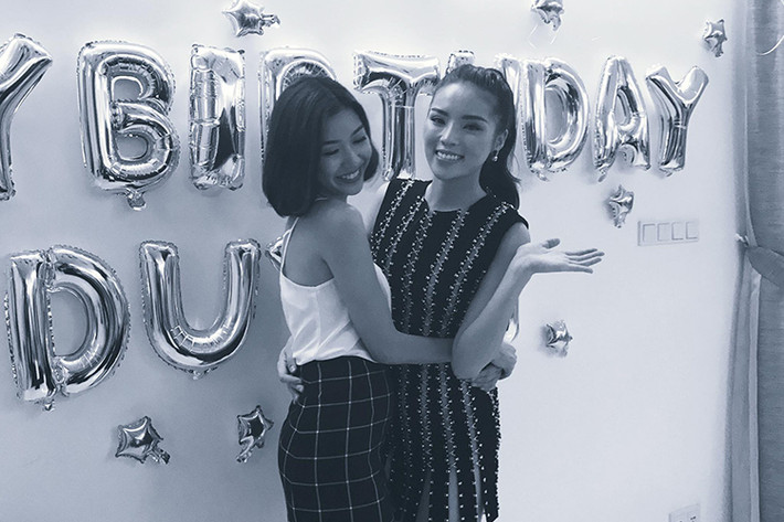 Ngoài Jolie Nguyễn, tiệc sinh nhật của Kỳ Duyên còn có sự góp mặt của Á hậu Thúy Vân. Được biết, trong showbiz, Thúy Vân chơi thân nhất với Kỳ Duyên. (Ảnh: Facebook Thúy Vân)