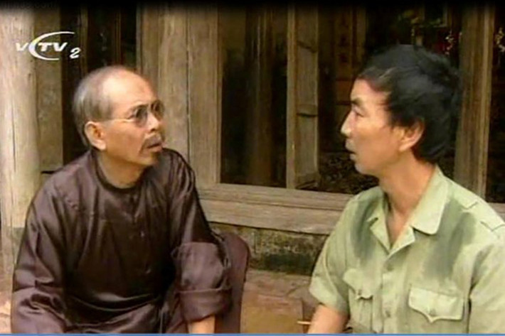 Nghệ sĩ Duy Hậu cũng tham gia phim “Đất và người”. Ông đóng vai Hàm - một người gia trưởng, nhiều thủ đoạn và cũng là trưởng họ Trịnh. Là một diễn viên dày kinh nghiệm nên ông không khó để diễn “ngọt” trong phim. (Ảnh: Zing)