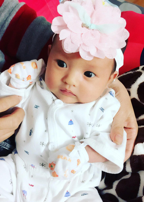 Hồng Quế còn hứa với bé Cherry rằng, cô sẽ yêu thương, che chở và dành tất cả điều tốt đẹp cho con gái dẫu có thể gặp nhiều khó khăn. (Ảnh: Facebook nhân vật)
