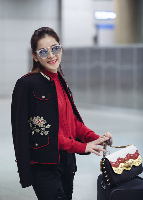 Từ Hàn Quốc, Chi Pu chia sẻ, tại sân bay Incheon, cô được ban tổ chức Asia Artist Awards đón tiếp nồng nhiệt.
