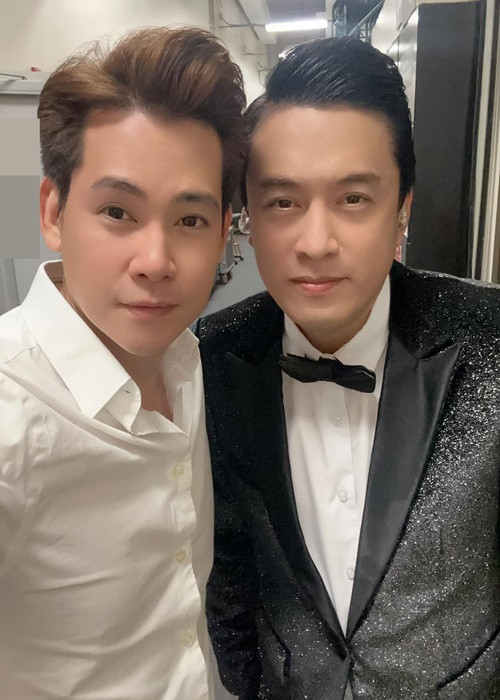 Ở Mỹ, Phùng Ngọc Huy thỉnh thoảng đi hát. Ảnh: FBNV.
