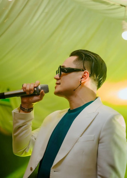 Phạm Trưởng cho biết, anh từng gửi một bản demo Hai thái cực cho Khánh Phương, nhưng sau đó không thấy phản hồi từ phía Khánh Phương nên Phạm Trưởng quyết định bán ca khúc cho Lưu Gia Bảo. Ảnh: FBNV.