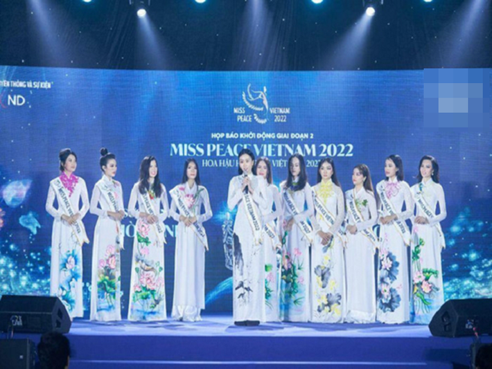 Tổ chức Miss Peace Vietnam 2022 không được cấp phép, công ty TNHH Thương mại Dịch vụ Minh Khang Việt Nam bị xử phạt hành chính 55 triệu đồng vào tháng 8/2022. Ảnh: Báo Giao Thông.