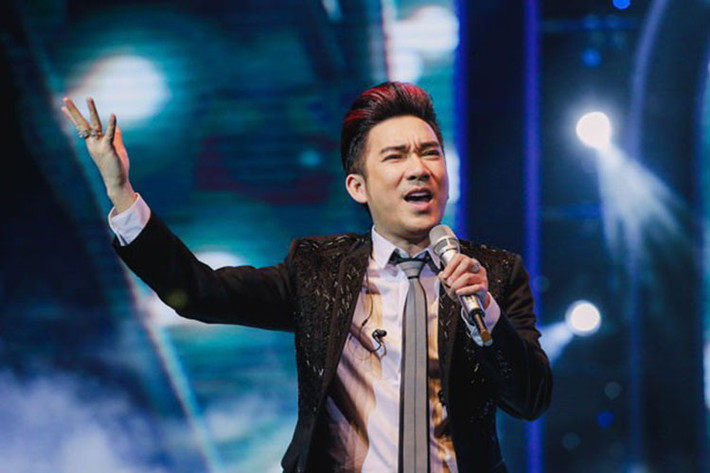 Cung Văn hóa hữu nghị Việt Xô vừa cháy lớn nên Quang Hà hủy show. Theo kế hoạch ban đầu, liveshow của Quang Hà sẽ diễn ra vào tối 28 và 29/9. Chia sẻ trên Zing, đại diện Quang Hà cho biết, bản thân Quang Hà đã khóc khi nghe tin xấu. Ảnh: Tổ quốc