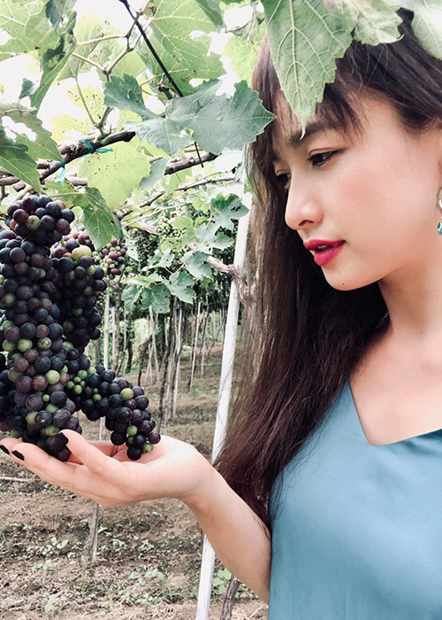 Lê Bê La còn vướng lùm xùm cạch mặt Ngọc Lan. Cả hai từng đóng chung phim "Cổng mặt trời".