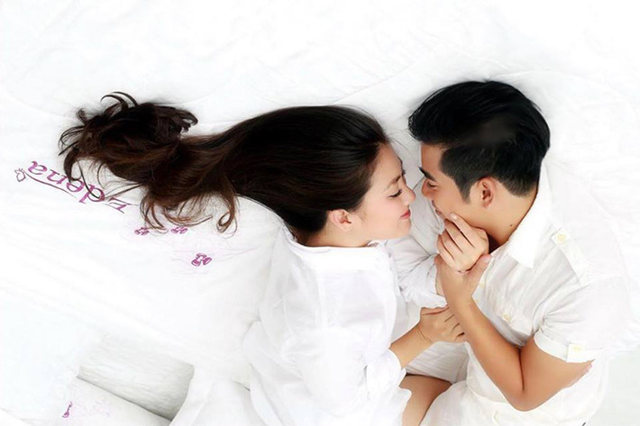 Ngọc Lan không giỏi trong chuyện chăm sóc con cái, bếp núc nhưng cô lại có những điểm tốt khác và cả hai bù trừ cho nhau.