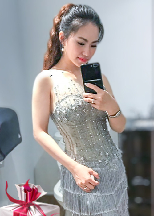 So với hồi chưa sinh con, Lương Bích Hữu được khen gợi cảm hơn.