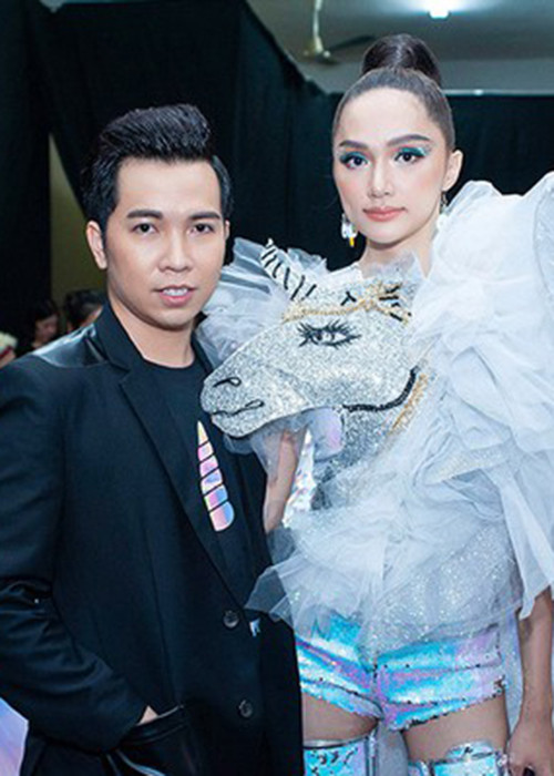 Bên cạnh đó, Hương Giang đắt show làm người mẫu. Năm 2019, NTK Ivan Trần tiết lộ để mời được Hương Giang trình diễn vị trí vedette, anh đã phải bỏ ra số tiền đủ để mua một chiếc túi Hermes sang chảnh. Ảnh: Tiền Phong