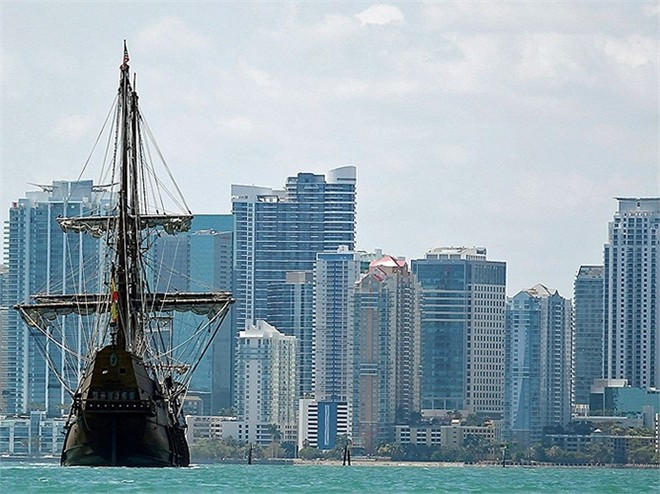 Miami, bang Florida, Mỹ – Rất nhiều người dân Miami viết trên City-data "Sự khiếm nhã ở đây vượt ngoài tầm kiểm soát".