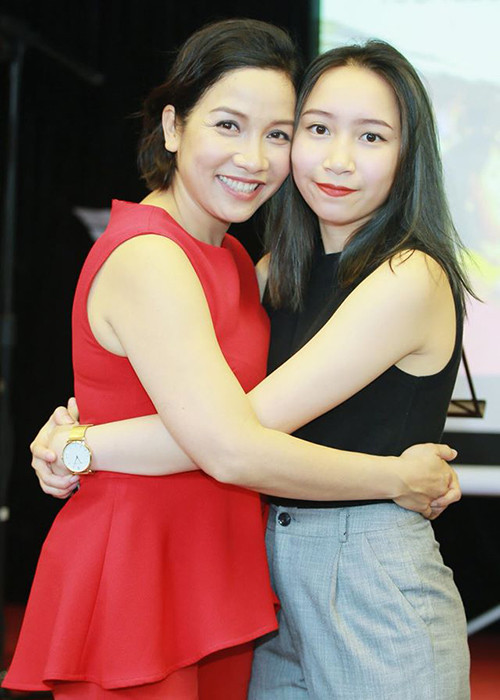 Con gái của diva Mỹ Linh từng biểu diễn cùng mẹ trong một số chương trình âm nhạc.