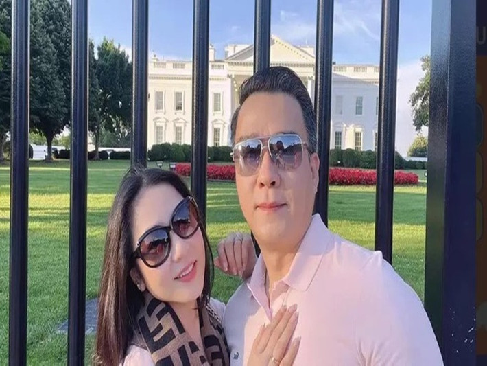 Hà Thanh Xuân vừa cho biết, cô và doanh nhân Thắng Ngô đã “đường ai nấy đi” sau hơn một năm cưới. Nữ ca sĩ khẳng định cả hai chưa đăng ký kết hôn. Phía doanh nhân Thắng Ngô chia sẻ trên Phụ Nữ Việt Nam, anh bất ngờ về tuyên bố chia tay của Hà Thanh Xuân. Theo “vua cá Koi”, vợ anh đang bị stress mà thôi. Ảnh: Người Lao Động.