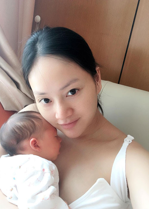 Hot Face sao Việt 24h: Lan Phương khoe ảnh con gái mới sinh.