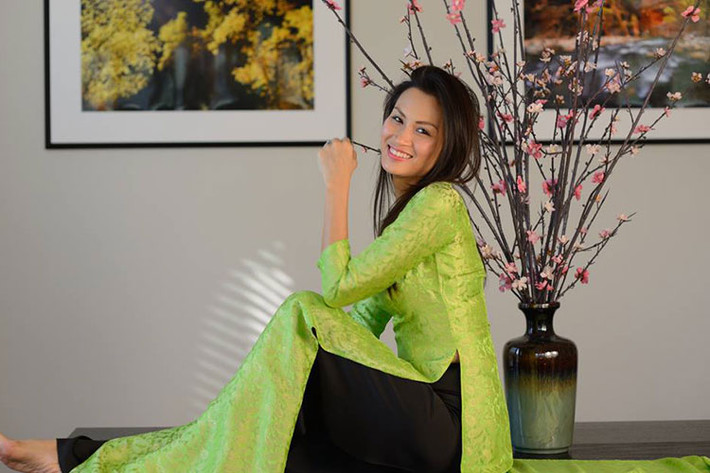 Ngô Ý An mặc áo dài đón Tết Nguyên Đán ở trời Tây.