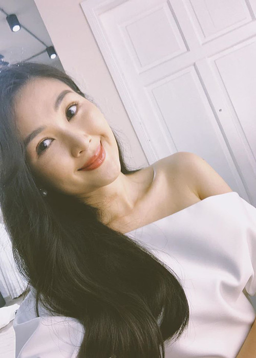Từ một người mẫu, Anh Thư yên phận làm mẹ, làm vợ.