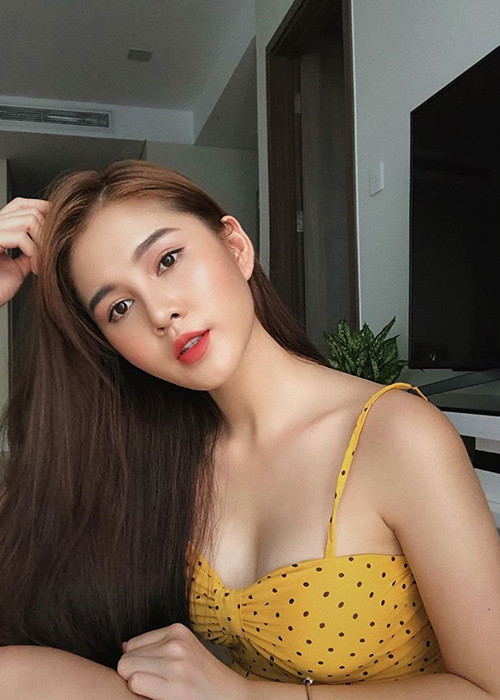 Tháng 3 vừa qua, Thu Hoài công khai hẹn hò Hoàng Nam. Cả hai gặp nhau khi nữ MC đi học golf tại học viện do anh điều hành từ giữa năm 2019.